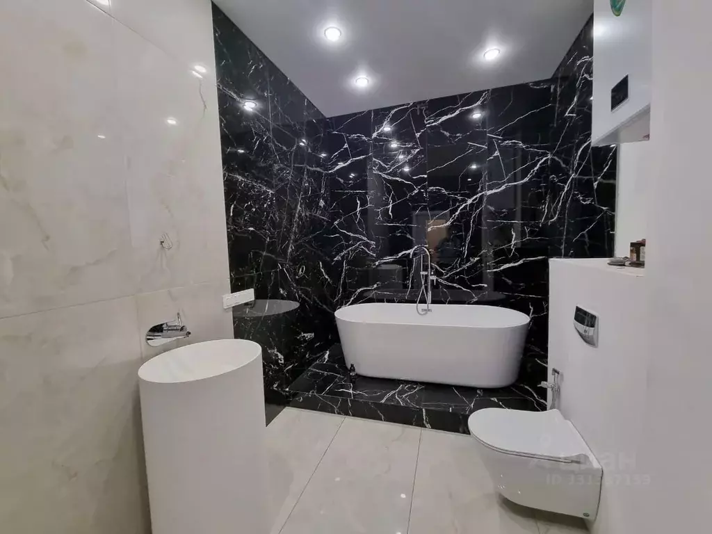 4-к кв. Башкортостан, Уфа ул. Блюхера, 3/8 (145.0 м) - Фото 1