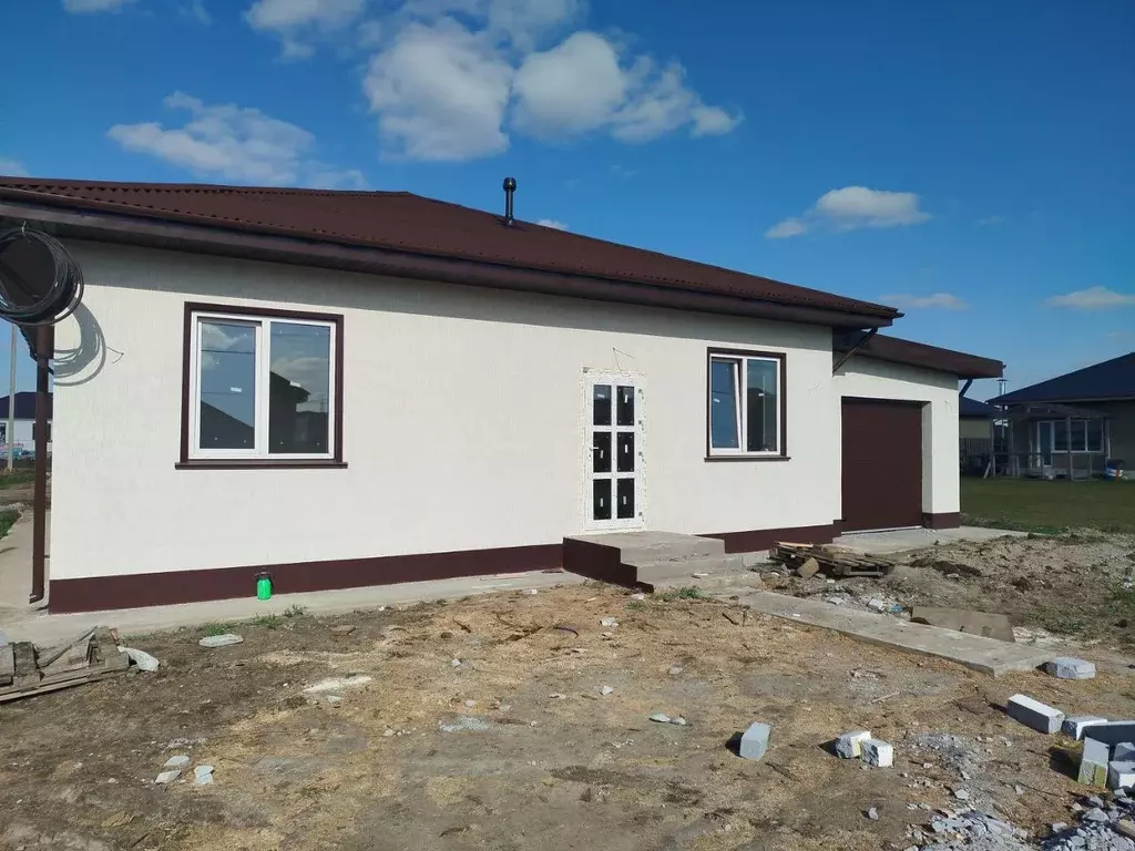 Дом в Омская область, Омский район, пос. Магистральный  (125 м) - Фото 1