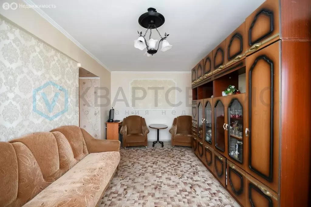 3-комнатная квартира: Омск, улица Петра Осминина, 10 (55.7 м) - Фото 1