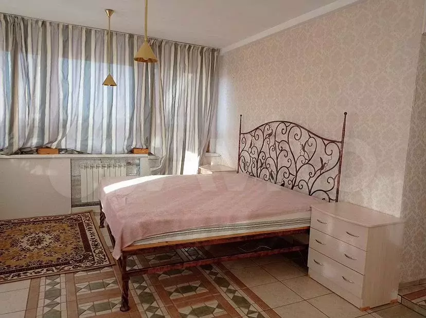 3-к. квартира, 130м, 6/6эт. - Фото 0