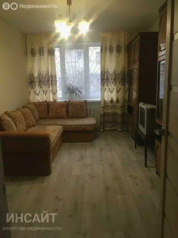 2-комнатная квартира: Севастополь, улица Маршала Бирюзова, 5 (40 м) - Фото 0