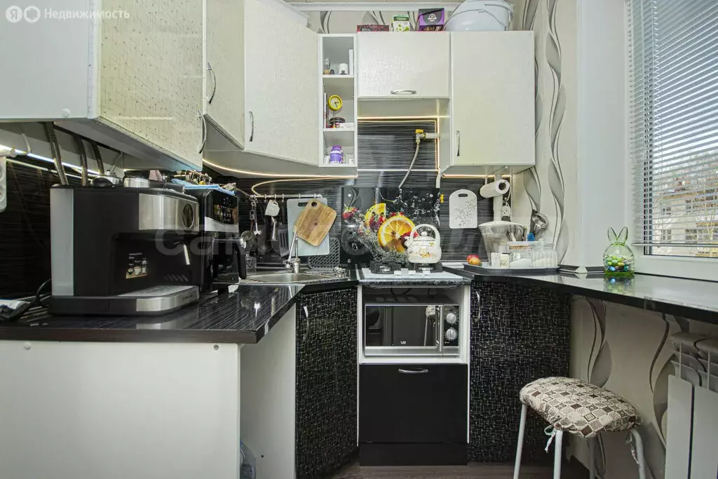 2-комнатная квартира: посёлок городского типа Калининец, 19 (45.6 м) - Фото 1