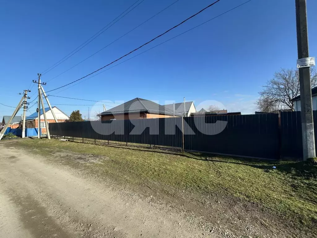 Дом в Краснодарский край, Новокубанский район, Советская ст-ца ул. ... - Фото 1