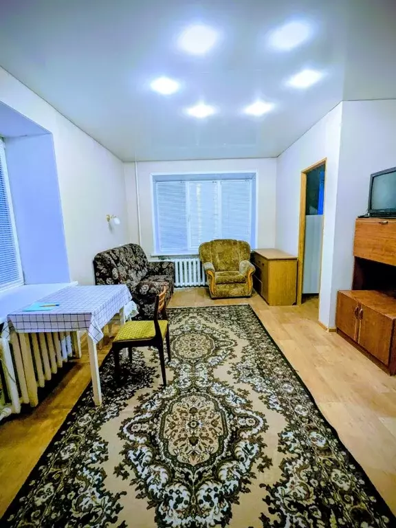 1-к кв. Удмуртия, Ижевск Строитель жилрайон, Городок Строителей мкр, ... - Фото 0