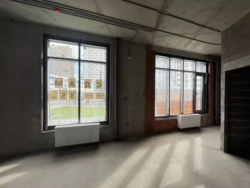 Помещение свободного назначения в Ленинградская область, Мурино ... - Фото 1