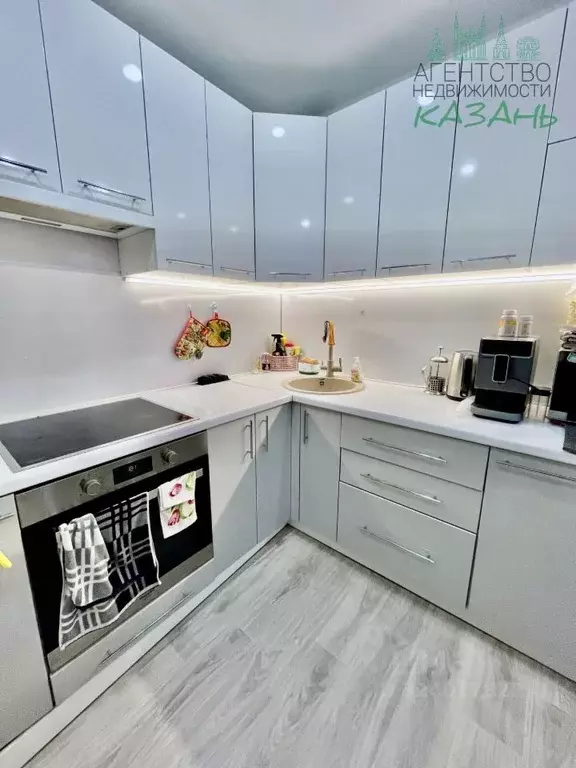 2-к кв. Татарстан, Казань ул. Александра Курынова, 10к2 (47.4 м) - Фото 0