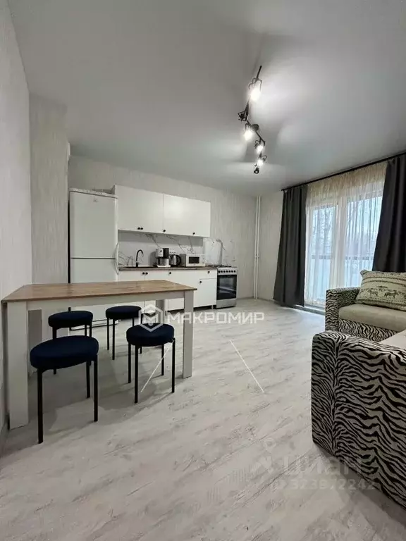 1-к кв. Челябинская область, Челябинск Турбинная ул., 64 (55.9 м) - Фото 1