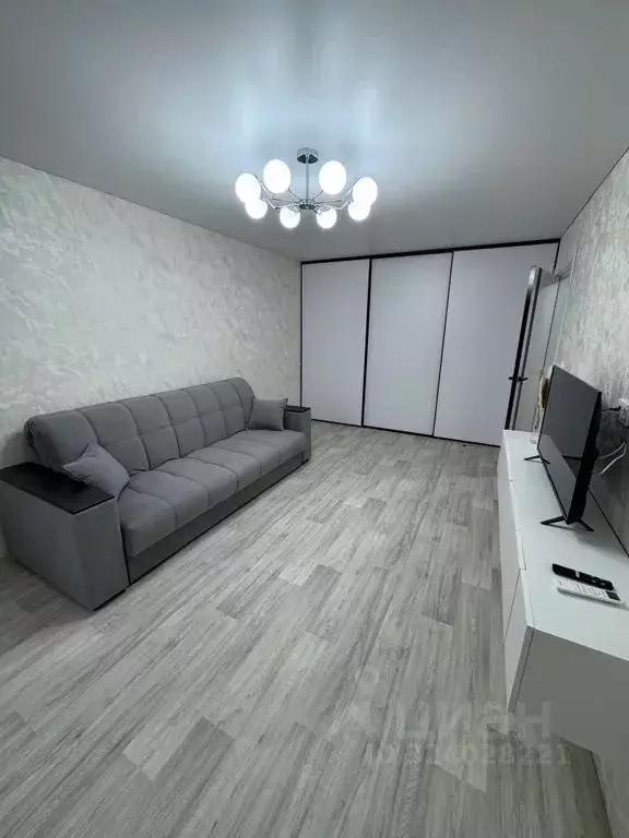 1-к кв. Татарстан, Елабуга 4/5 мкр, ул. Хирурга Нечаева, 16 (50.0 м) - Фото 1