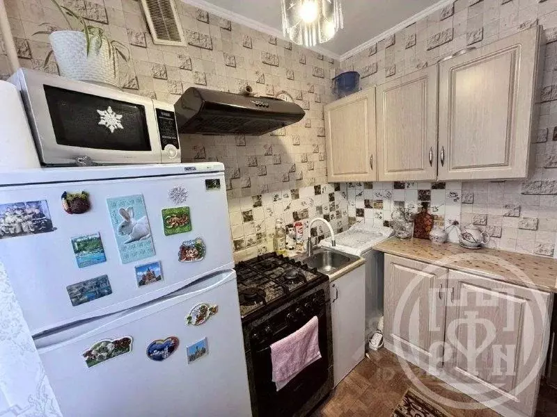 2-к кв. Ленинградская область, Гатчина ул. Гагарина, 25 (47.5 м) - Фото 1