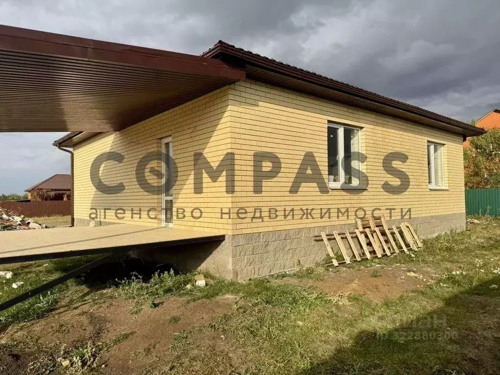 Дом в Белгородская область, Корочанский район, Мелиховское с/пос, с. ... - Фото 2