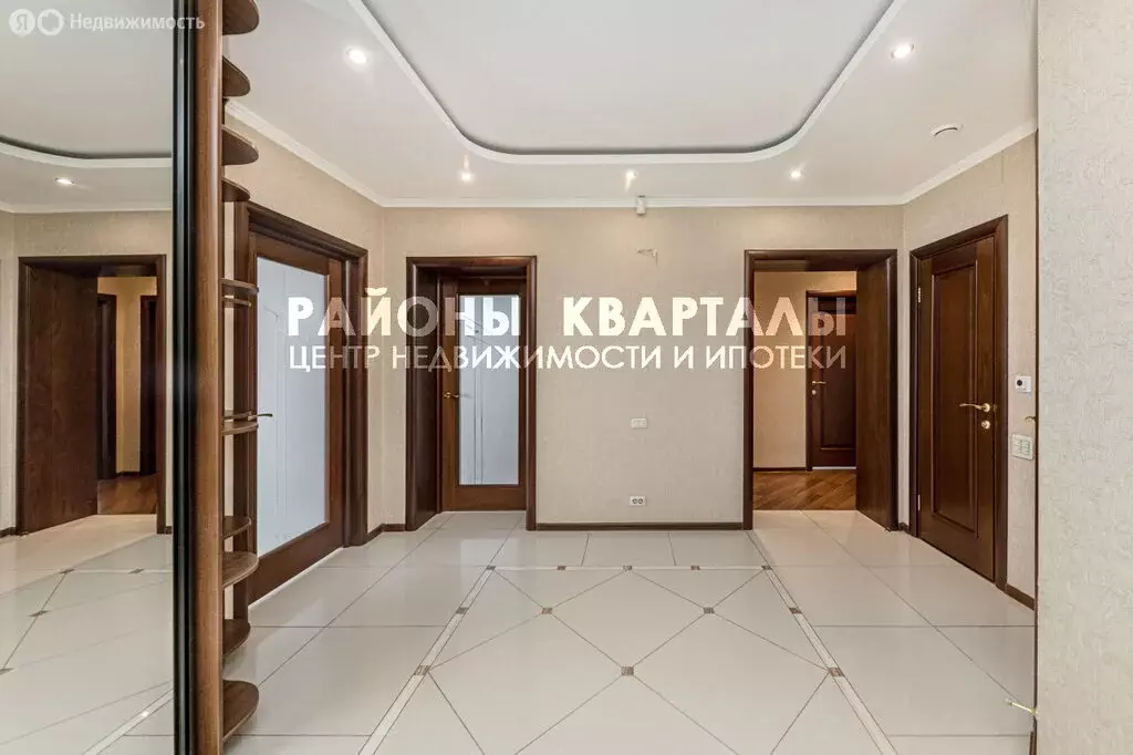 3-комнатная квартира: Челябинск, Гвардейская улица, 8 (104.8 м) - Фото 1