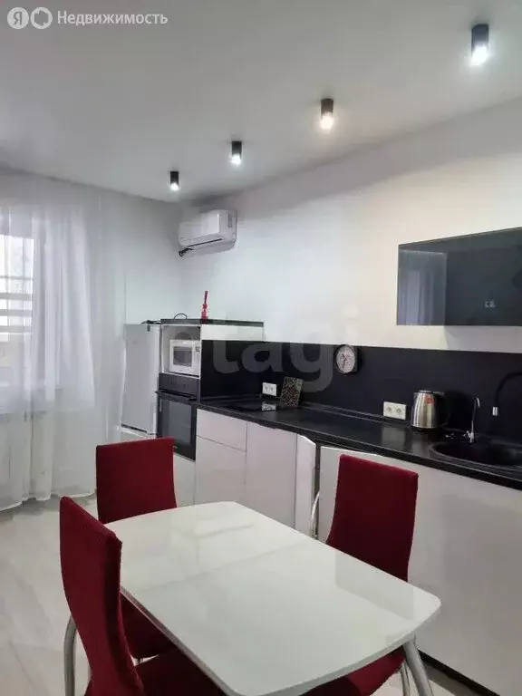 Квартира-студия: Тюмень, улица Николая Зелинского, 5к1 (42.3 м) - Фото 2