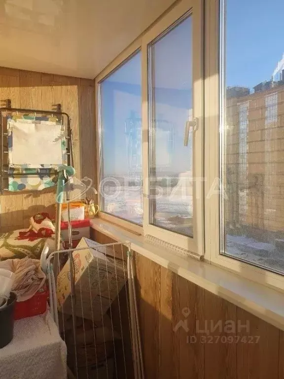 Студия Тюменская область, Тюмень ул. Тимофея Чаркова, 81к2 (28.7 м) - Фото 2