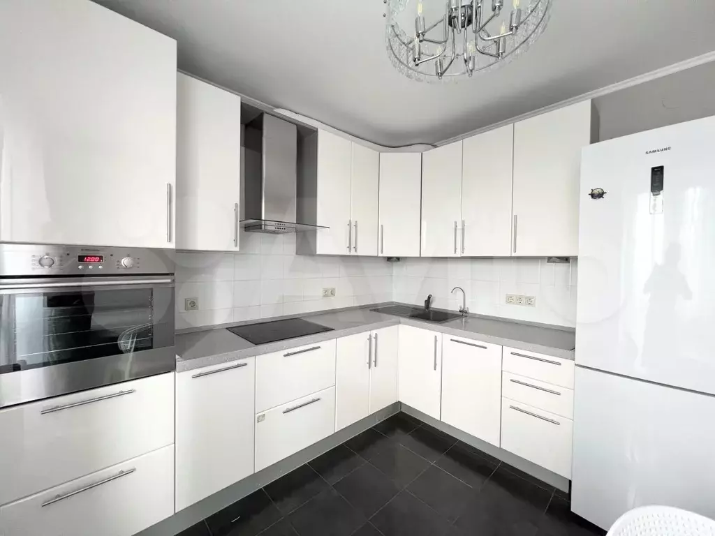 2-к. квартира, 57 м, 2/22 эт. - Фото 0