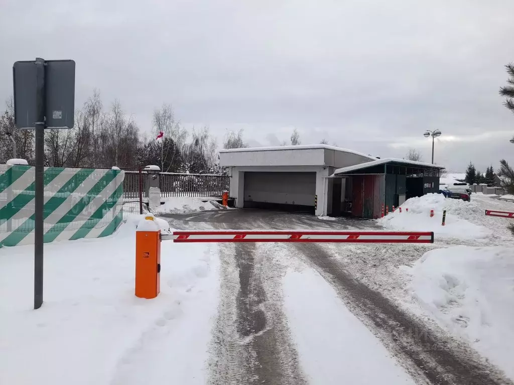 Гараж в Московская область, Красногорск городской округ, д. Глухово ... - Фото 0