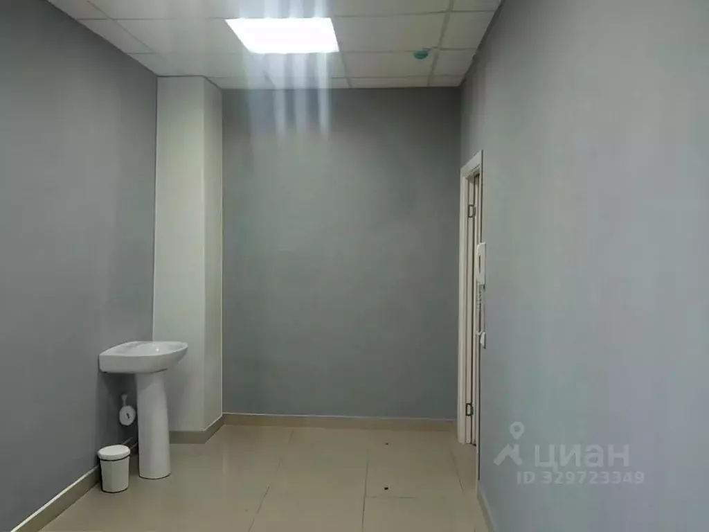 Офис в Ульяновская область, Ульяновск ул. Дворцовая, 7 (14 м) - Фото 2