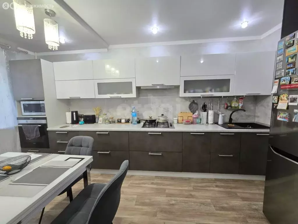 3-комнатная квартира: Череповец, улица Краснодонцев, 28А (82.1 м) - Фото 2