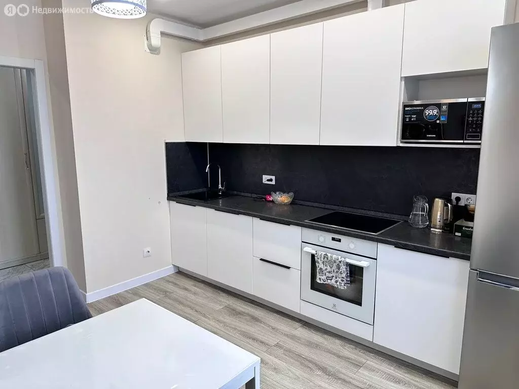 2-комнатная квартира: Иркутск, улица Баррикад, 62/13 (67 м) - Фото 0