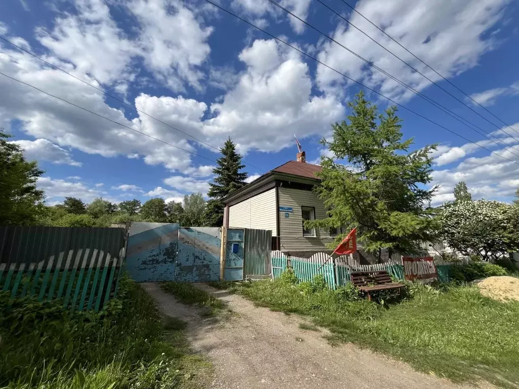 Дом в Саратовская область, Красноармейск муниципальное образование, с. ... - Фото 1