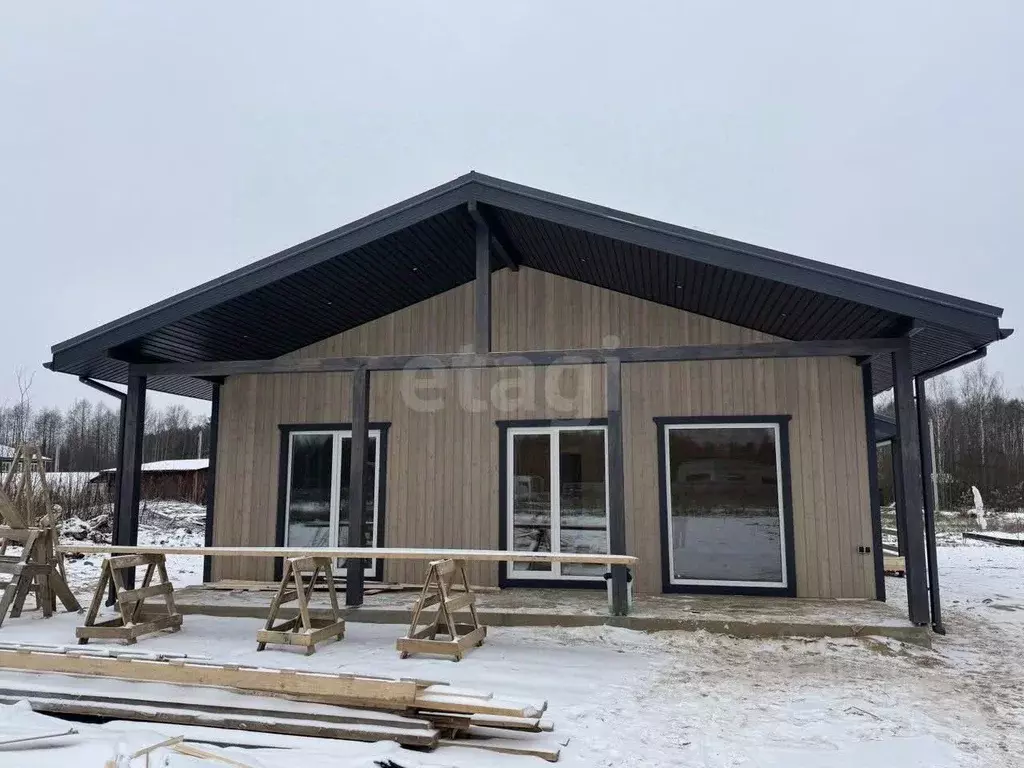 Дом в Ленинградская область, Кировский район, Синявинское городское ... - Фото 1