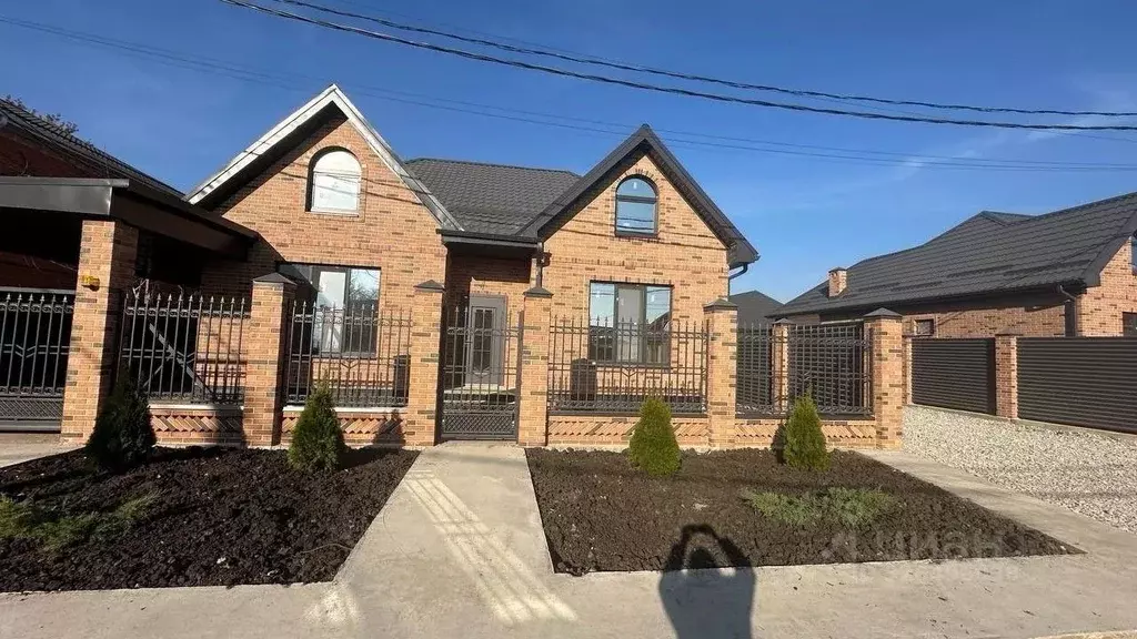 Дом в Краснодарский край, Краснодар ул. Чукотская, 92 (186 м) - Фото 1