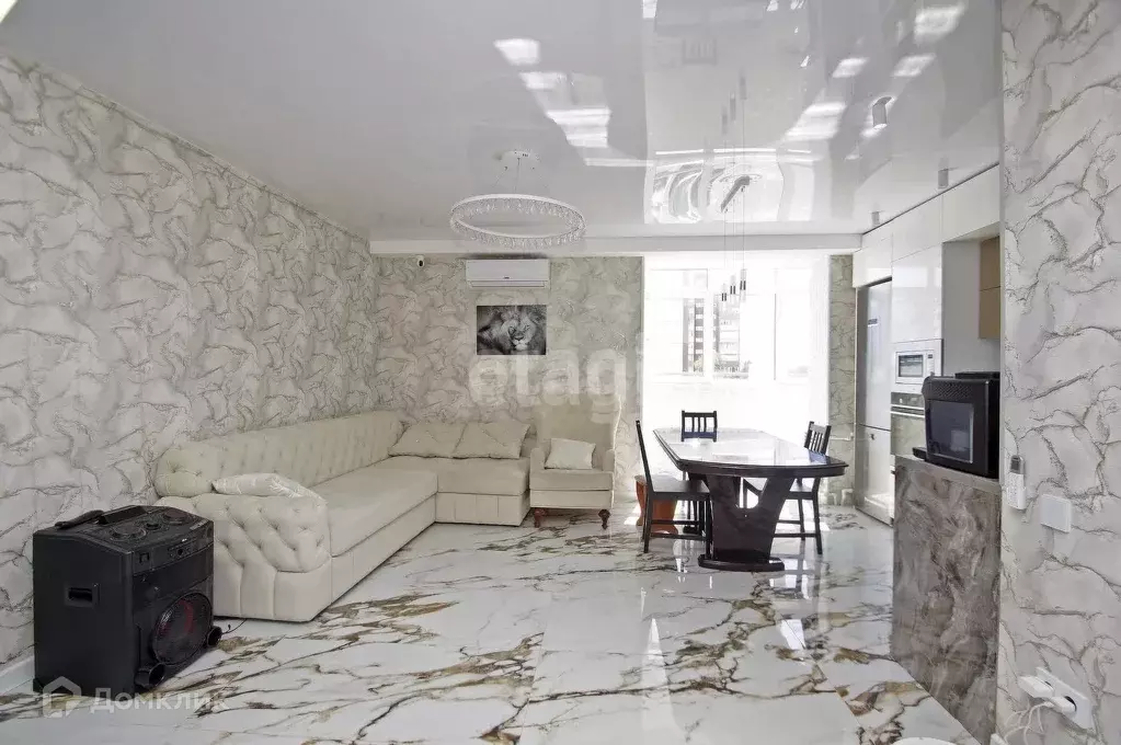 Продаётся 2-к квартира, 70 м - Фото 0