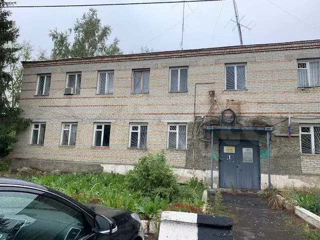 Земельный участок 2000 кв. м, нежилое здание 134,3 - Фото 0
