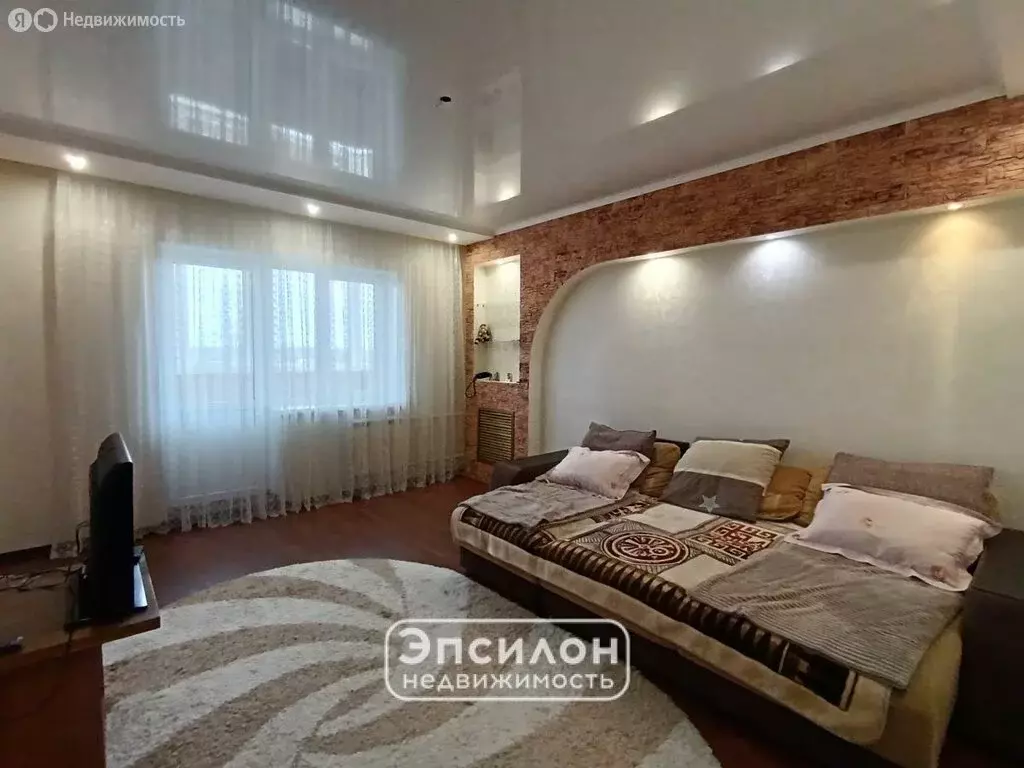 3-комнатная квартира: Курск, улица Парижской Коммуны, 67 (75.8 м) - Фото 1