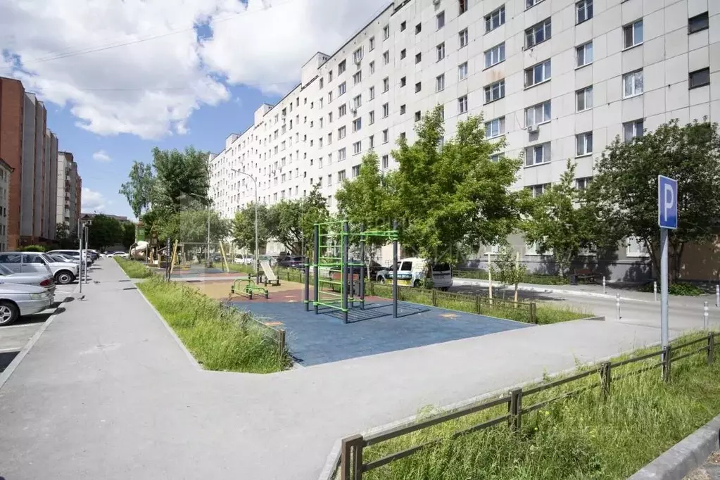 2-к кв. Тюменская область, Тюмень ул. 50 лет Октября, 70 (46.0 м) - Фото 1