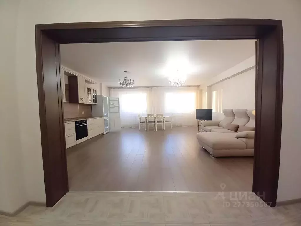 2-к кв. Иркутская область, Иркутск ул. Пискунова, 142/1 (95.0 м) - Фото 0