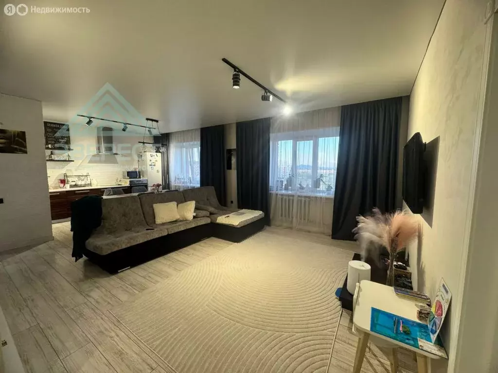 3-комнатная квартира: Черногорск, улица Генерала Тихонова, 6Бк1 (82 м) - Фото 1