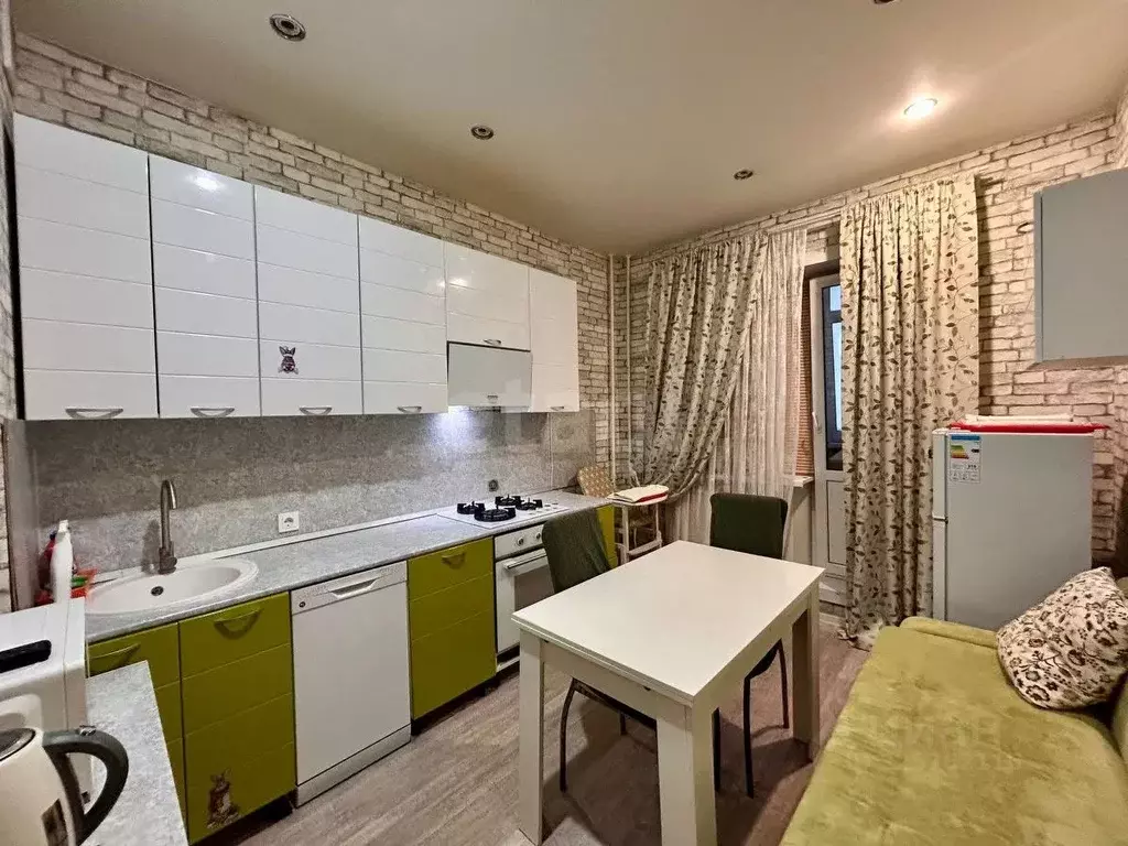 2-к кв. Коми, Усинск Комсомольская ул., 19 (56.3 м) - Фото 1