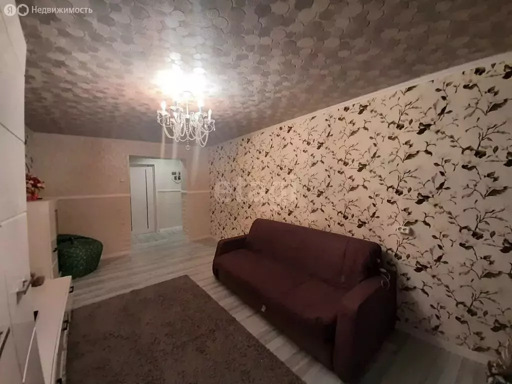 3-комнатная квартира: Кириши, проспект Ленина, 28 (69.8 м) - Фото 2