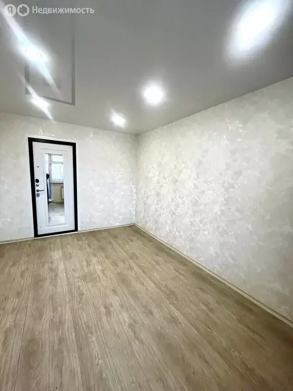 1к в 4-комнатной квартире (15 м) - Фото 1