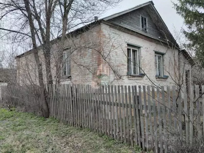 Дом в Саратовская область, Базарно-Карабулакский район, Старожуковское ... - Фото 0