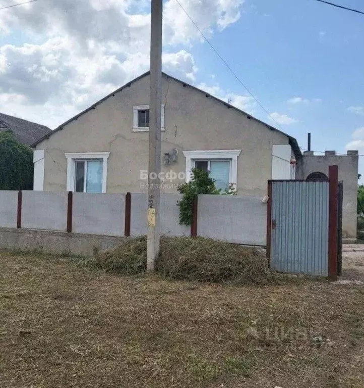 Дом в Крым, Кировский район, Яркополенское с/пос, с. Красносельское ... - Фото 1