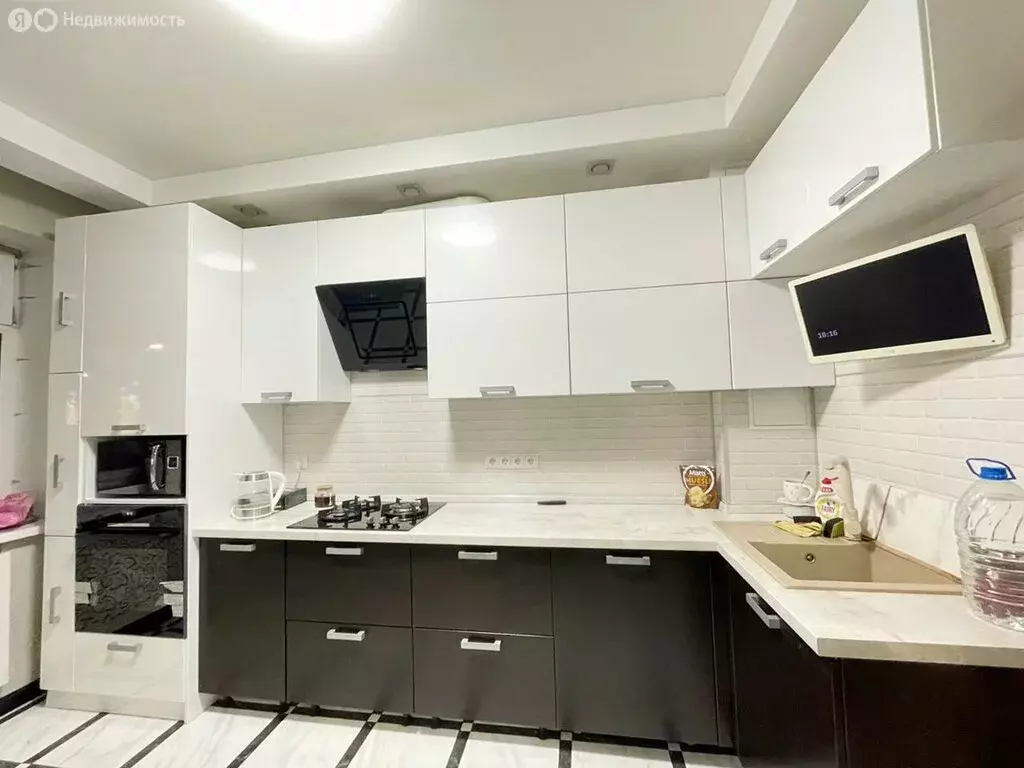 3-комнатная квартира: Новый Уренгой, улица 26-го съезда КПСС, 10 (73.1 ... - Фото 2