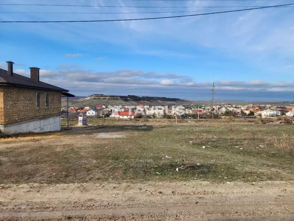 Участок в Крым, Бахчисарайский район, Почтовское с/пос, с. Приятное ... - Фото 1