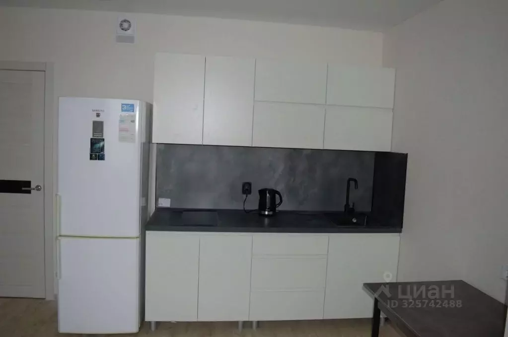 Студия Челябинская область, Челябинск ул. Маршала Чуйкова, 32 (24.4 м) - Фото 1