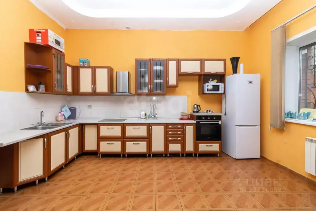 Дом в Красноярский край, Красноярск ул. Писарева, 31 (377 м) - Фото 1