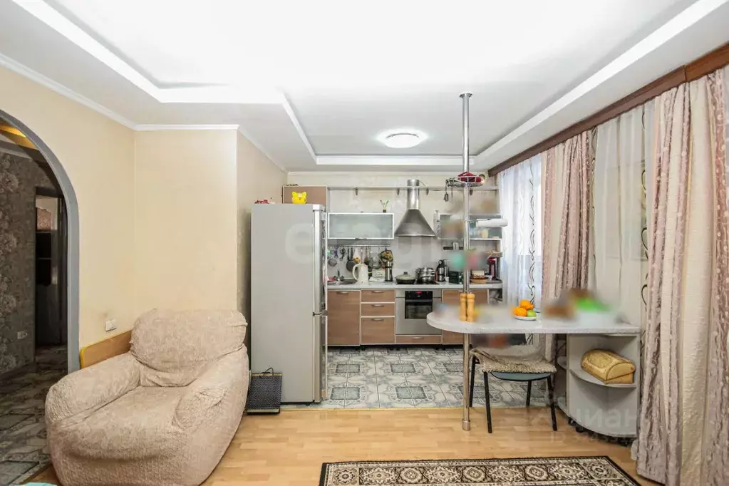 3-к кв. Бурятия, Улан-Удэ Комсомольская ул., 4 (67.5 м) - Фото 1