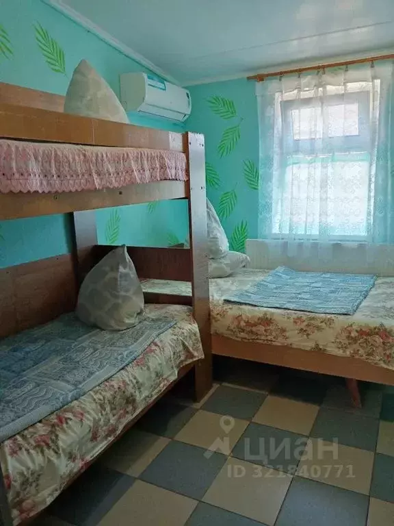 Комната Краснодарский край, Приморско-Ахтарск Октябрьская ул., 18 - Фото 0