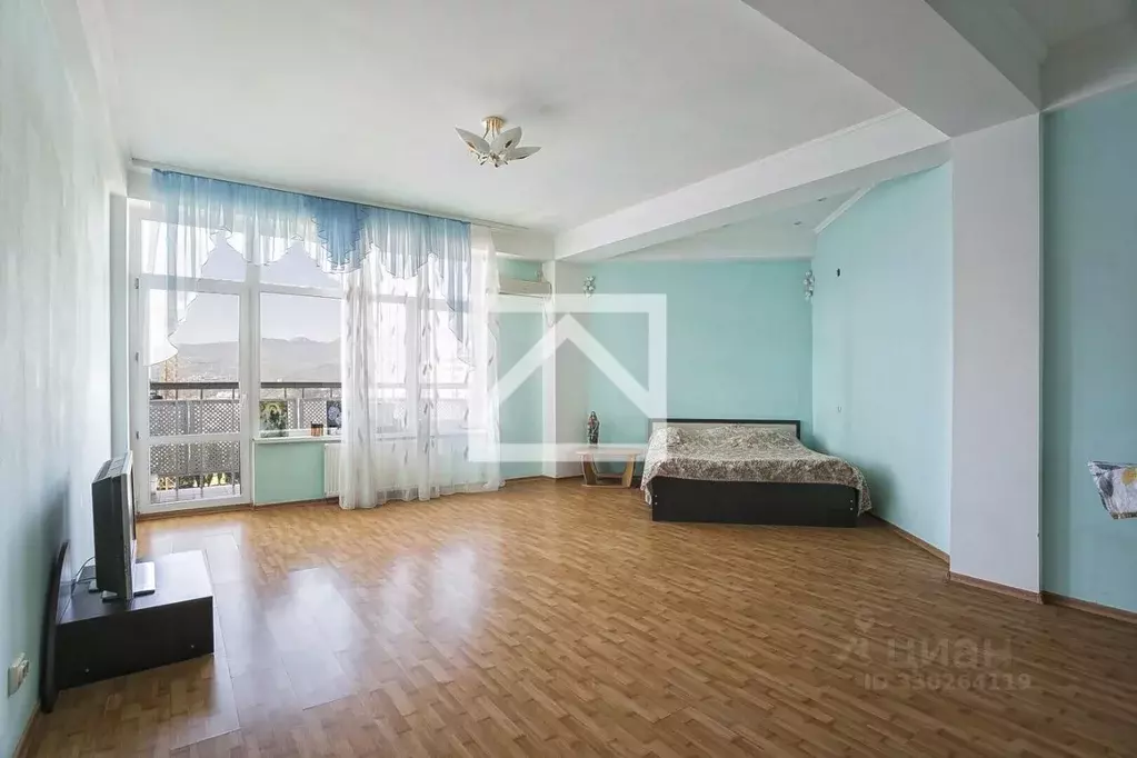 3-к кв. Крым, Алушта ул. Чатырдагская, 1А (98.0 м) - Фото 2