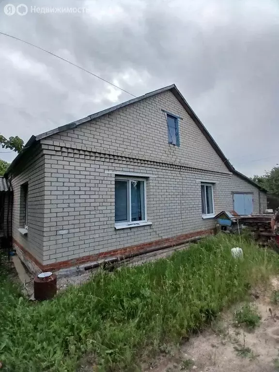 Дом в Саратовская область, Новобурасский муниципальный район, ... - Фото 0