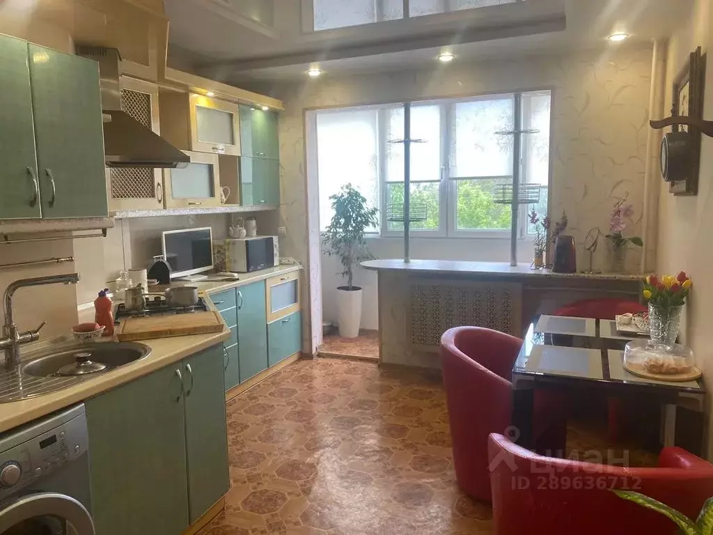 3-к кв. Крым, Черноморское пгт ул. Димитрова, 14 (75.0 м) - Фото 1