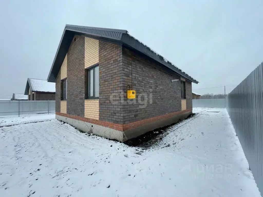 Дом в Башкортостан, Уфимский район, Русско-Юрмашский сельсовет, с. ... - Фото 1