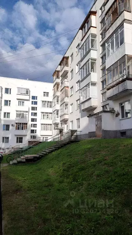 3-к кв. Коми, Сыктывкар ул. Горького, 18 (68.9 м) - Фото 0