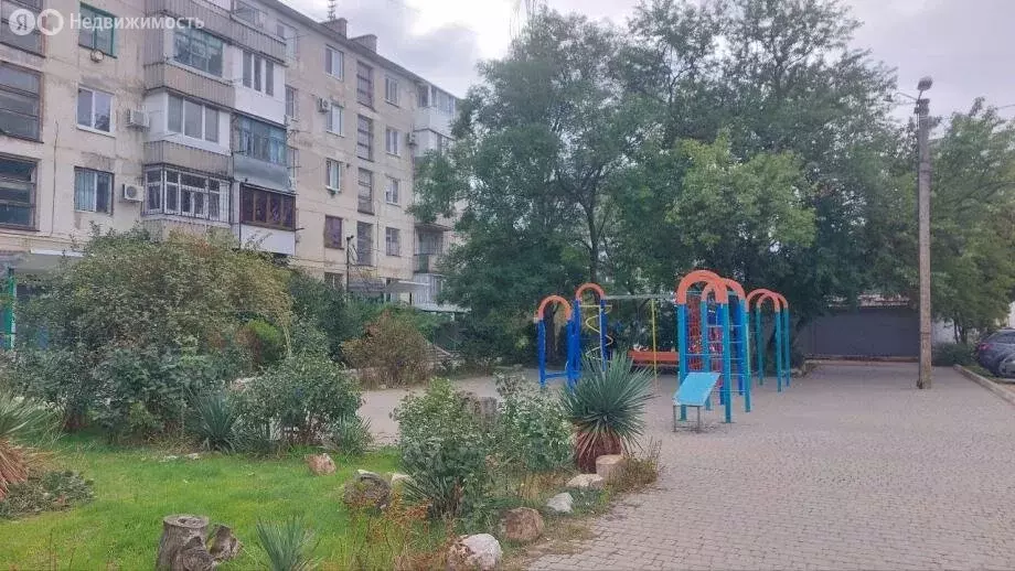 3-комнатная квартира: Феодосия, улица Чкалова, 173 (65 м) - Фото 2