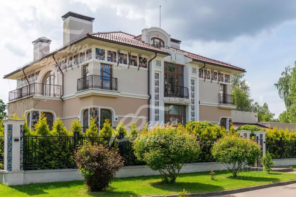 Дом в Москва д. Зименки, Антоновка кп,  (1550 м) - Фото 1