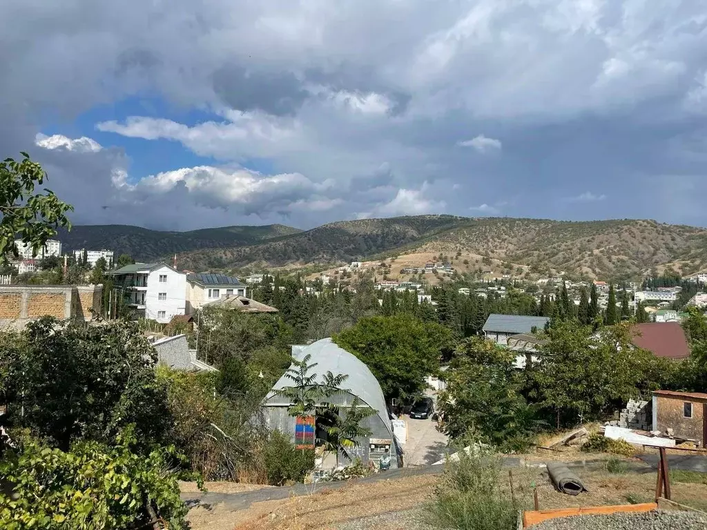 Участок в Крым, Алушта муниципальный округ, с. Малореченское ул. ... - Фото 1